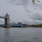 Tower Bridge im guten, typischen Englandwetter...