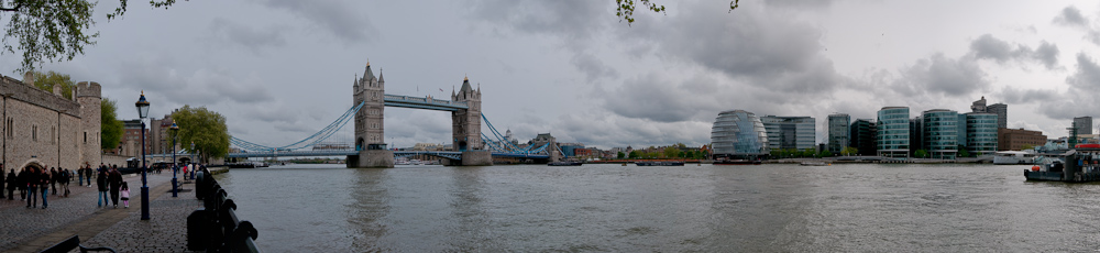 Tower Bridge im guten, typischen Englandwetter...