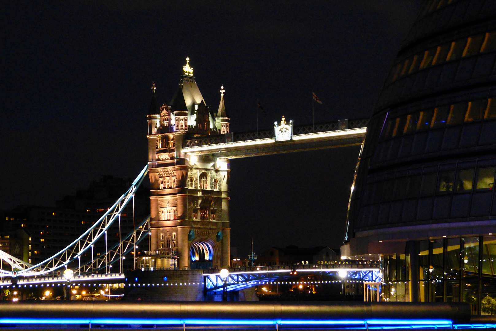 Tower Bridge in abendlicher Beleuchtung