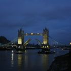 Tower Bridge in der Blauen Stunde