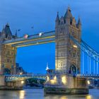 Tower Bridge in der Dämmerung