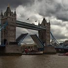 Tower Bridge offen