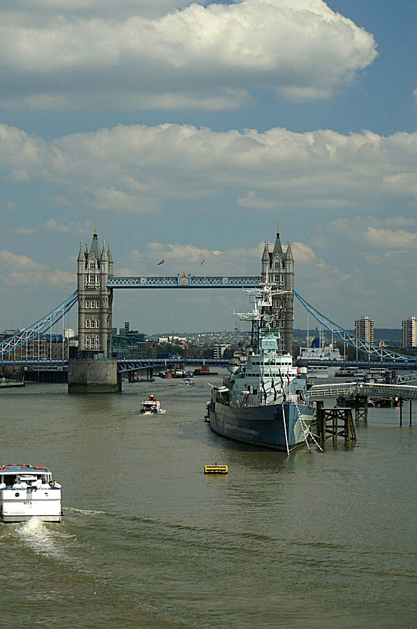 Tower Bridge und HMS Belfast