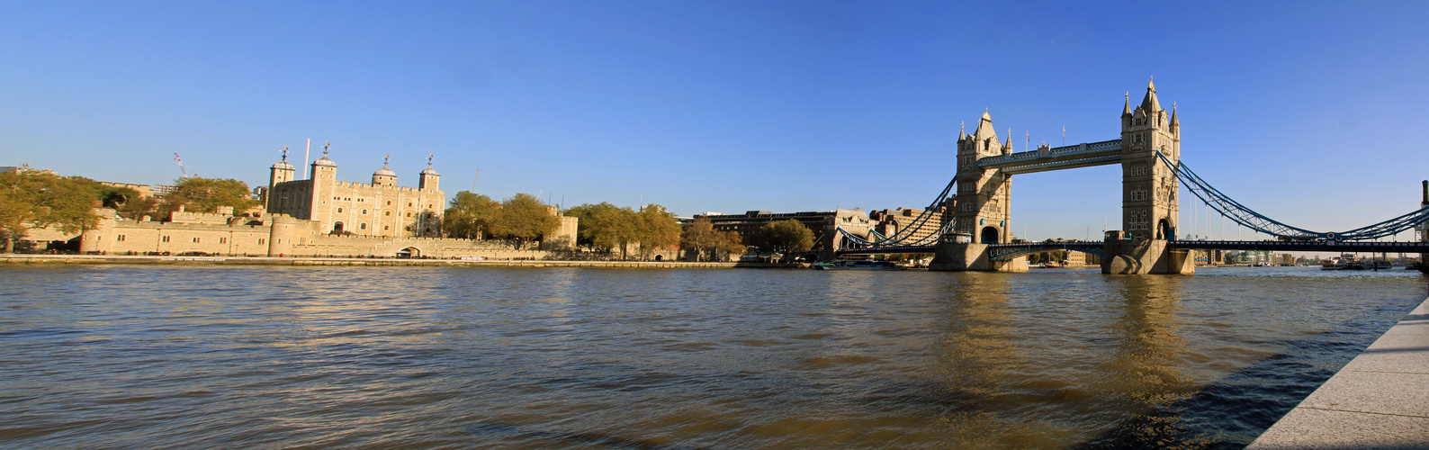 Tower Bridge und Tower of London