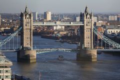 Tower Bridge vom Monument aus fotografiert