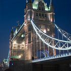 Tower Bridge zu blauer Stunde