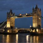 Tower Bridge zur blauen Stunde