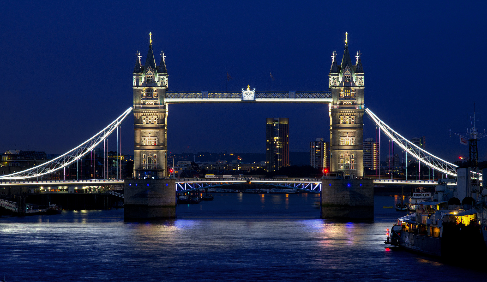 Tower Bridge zur blauen Stunde