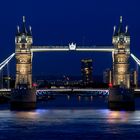 Tower Bridge zur blauen Stunde