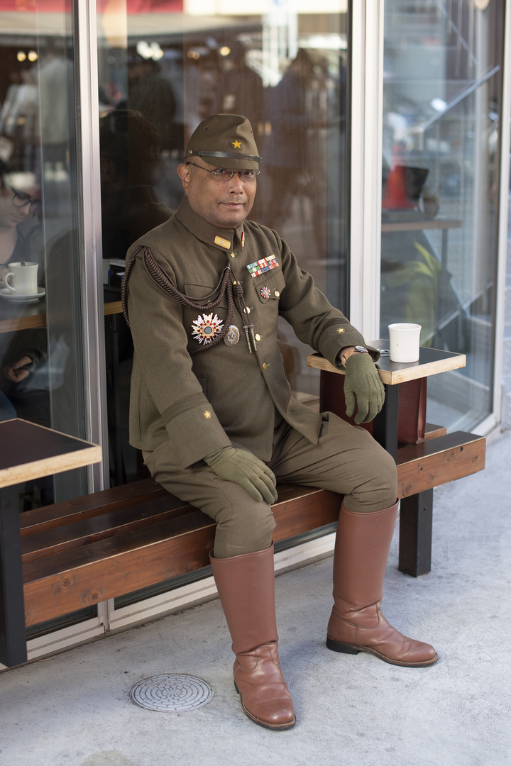 Toyko - Asakusa - Strassenszene - General ?? beim Kaffee