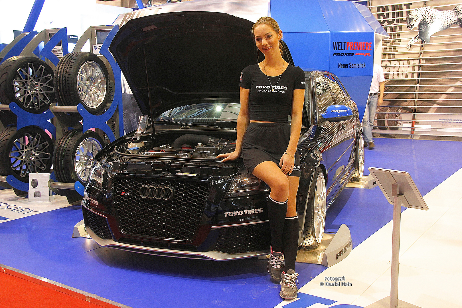 Toyo Tires Model mit Audi A3 auf der Essen Motor Show 2014.