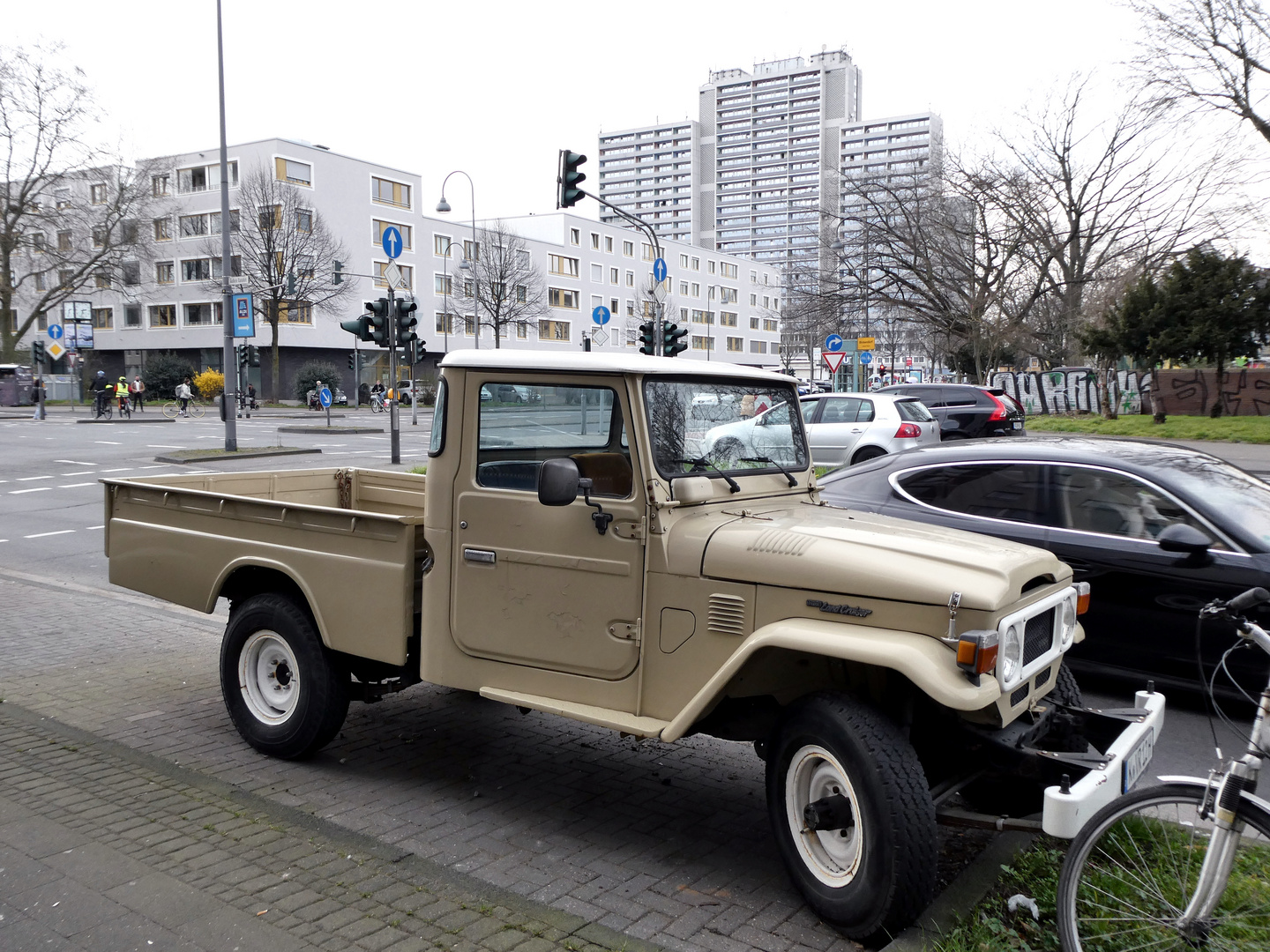 TOYOTA  Land Cruiser