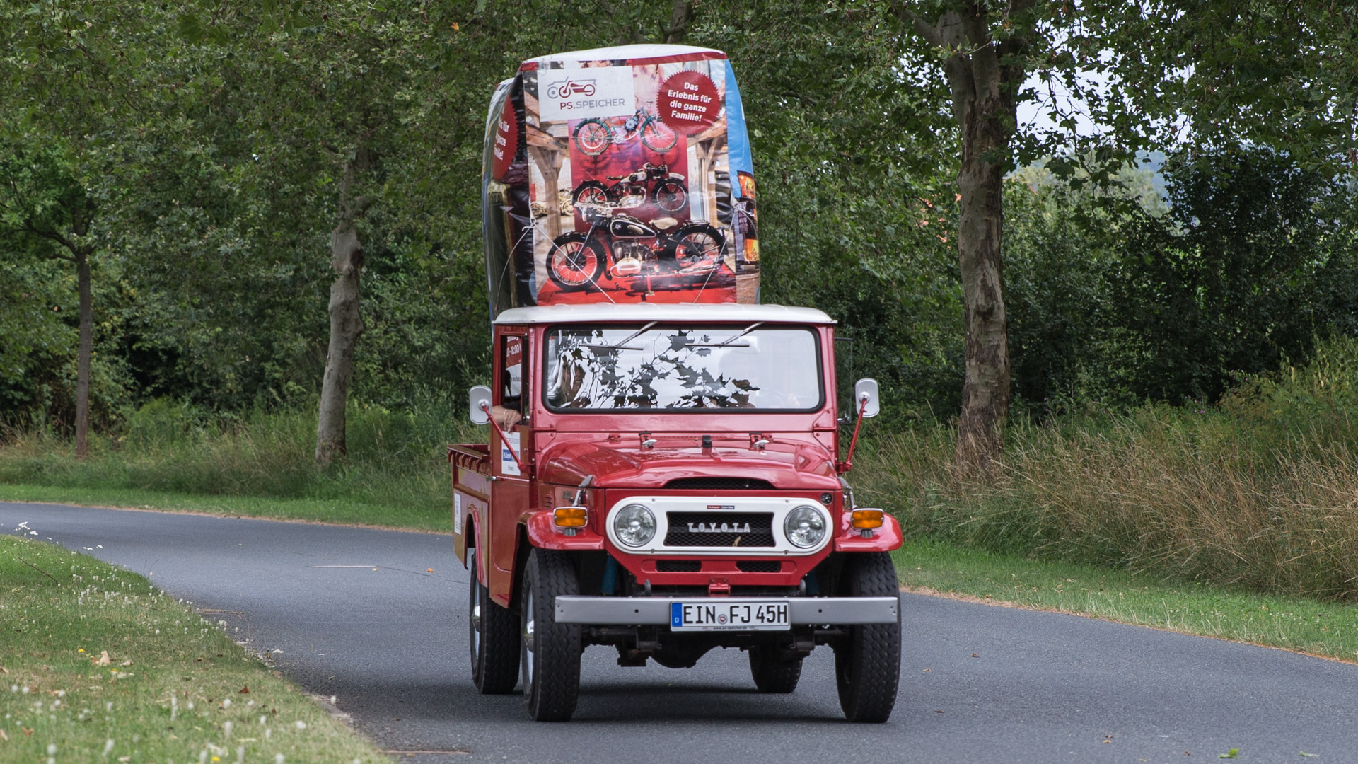 Toyota Landcruiser FJ45 Pickup