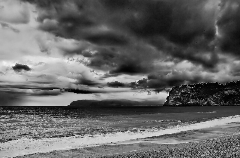 tra cielo e mare di gennaro castellano 