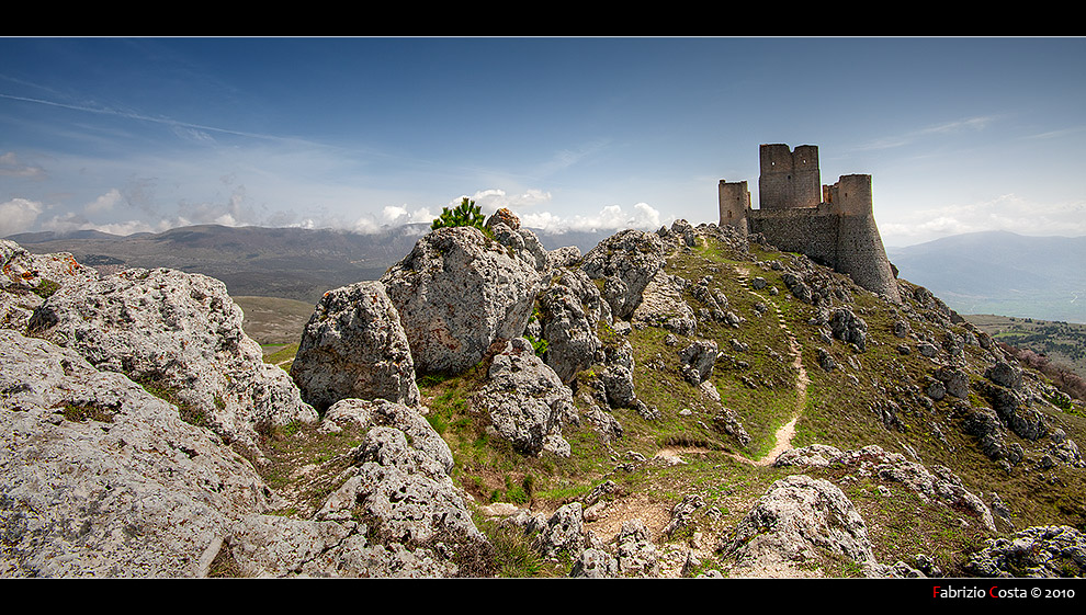 Tra le rocce della Rocca