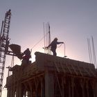 trabajando al amanecer