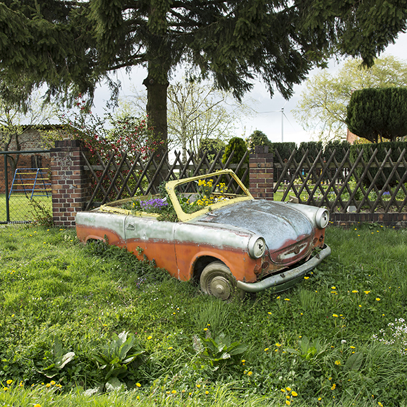 Trabant als Blumenkübel