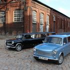 Trabant Stretchlimousinen vor alter Industriehalle