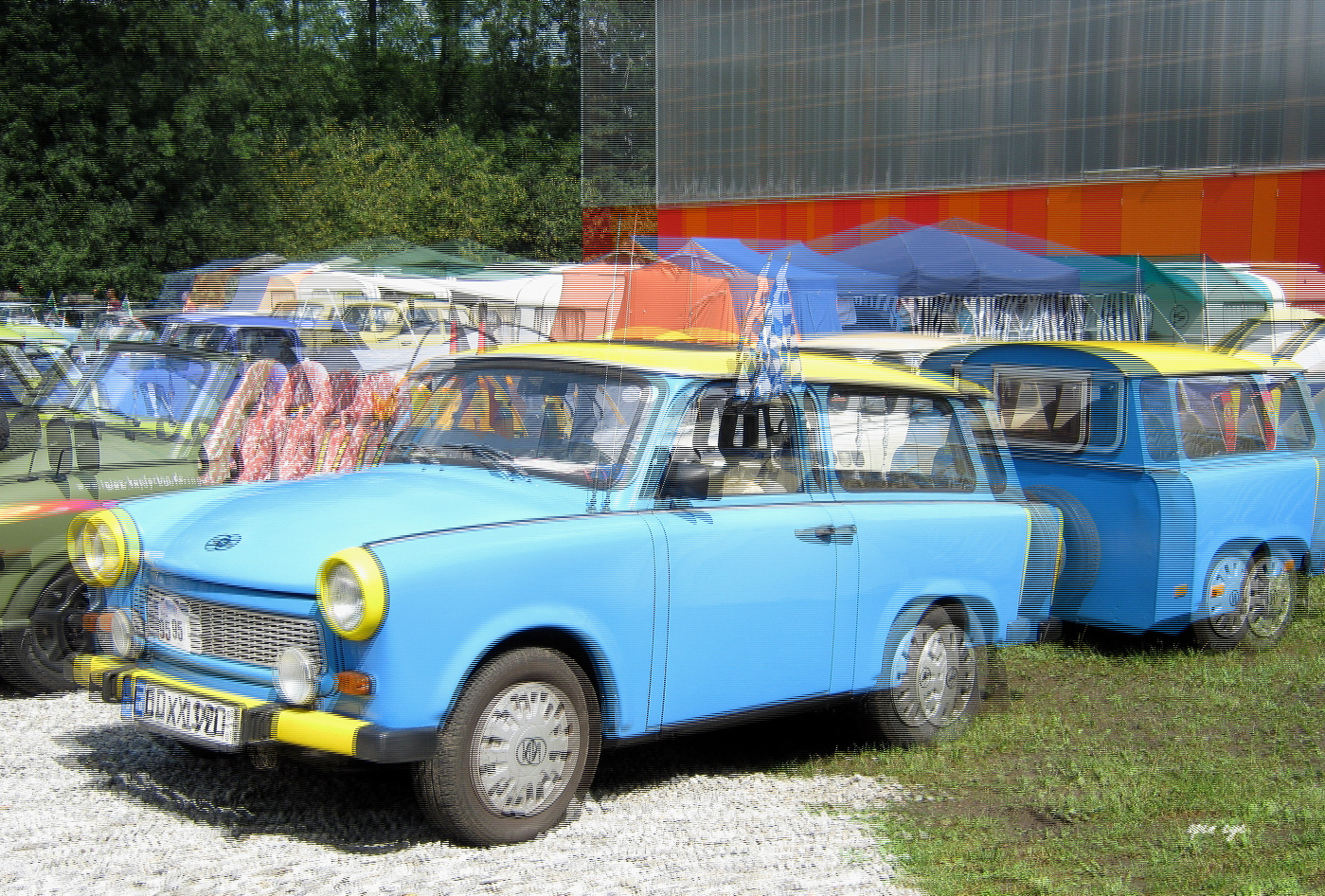 Trabant Treffen in Aarau 2012 - 3D Intertlaced Bild an einem Polfilter Monitor oder 3D TV anschauen.