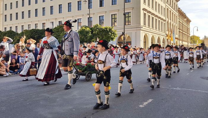 Trachtenumzug 2025 München
