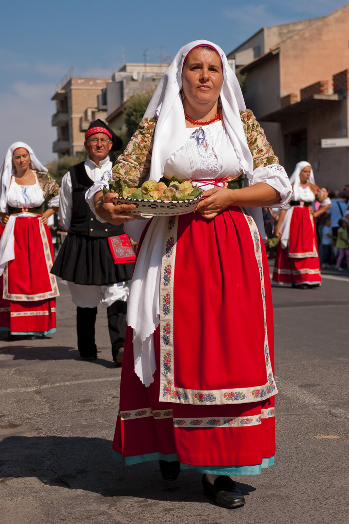 Trachtenumzug in Sardinien Matrimonio Salagina in Cagliari Sardinien 3