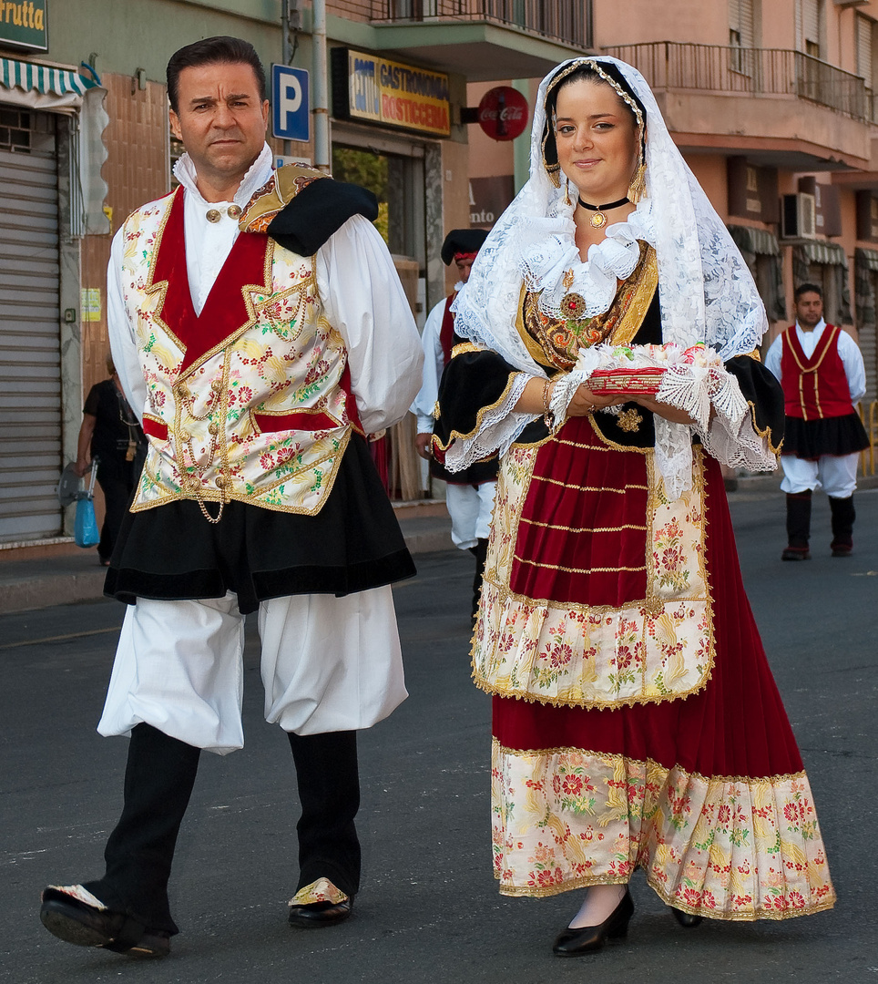 Trachtenumzug Sardinien Matrimonio Salagina in Cagliari Sardinien