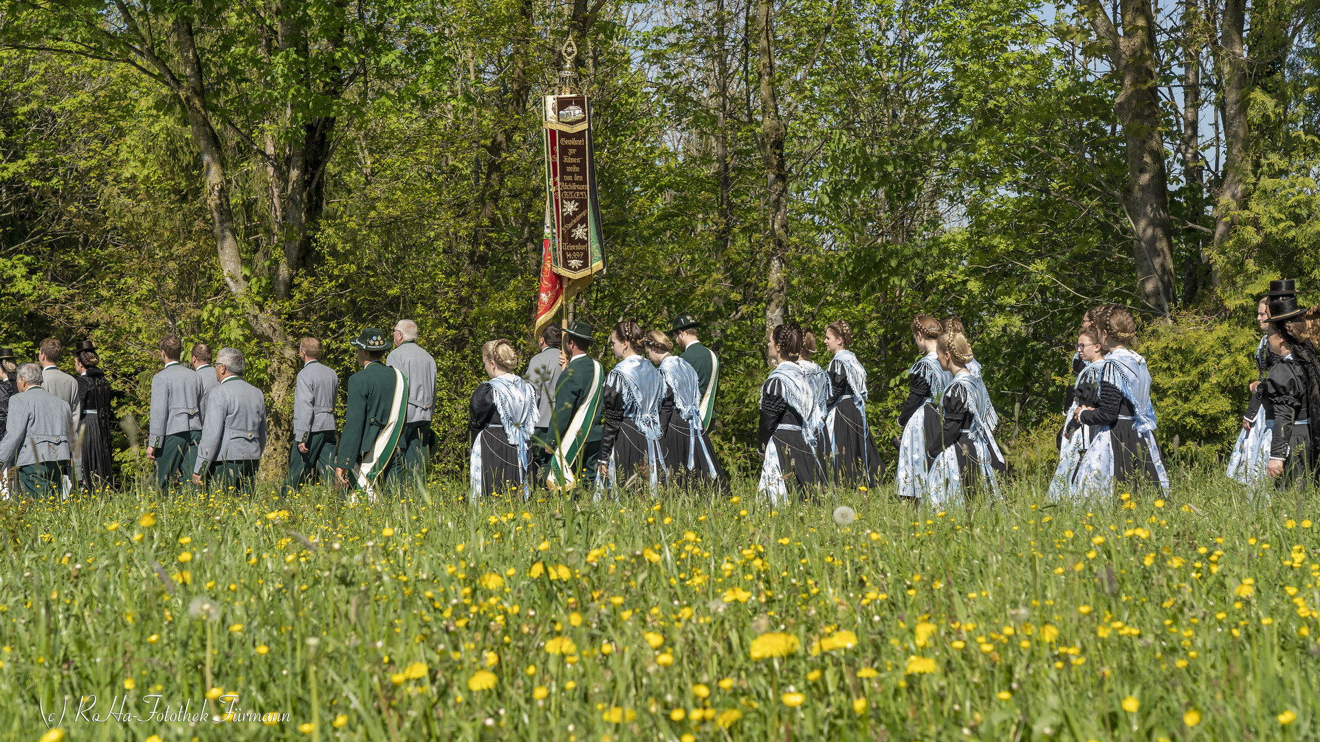 Trachtenwallfahrt nach Maria Eck