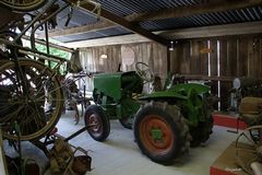 Tracteur et vieux outils 