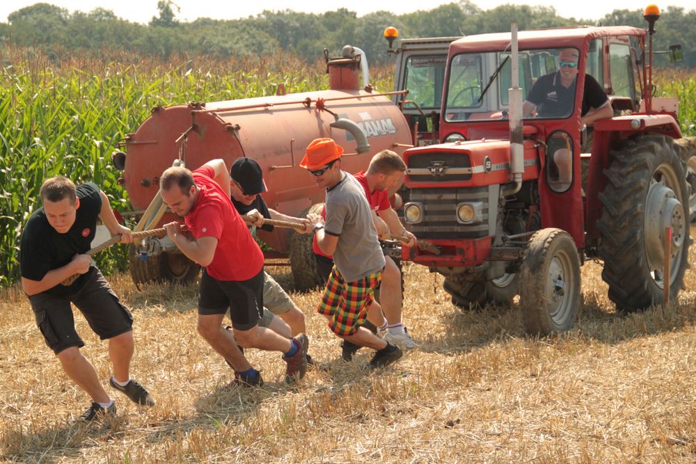 tractor-pulling !