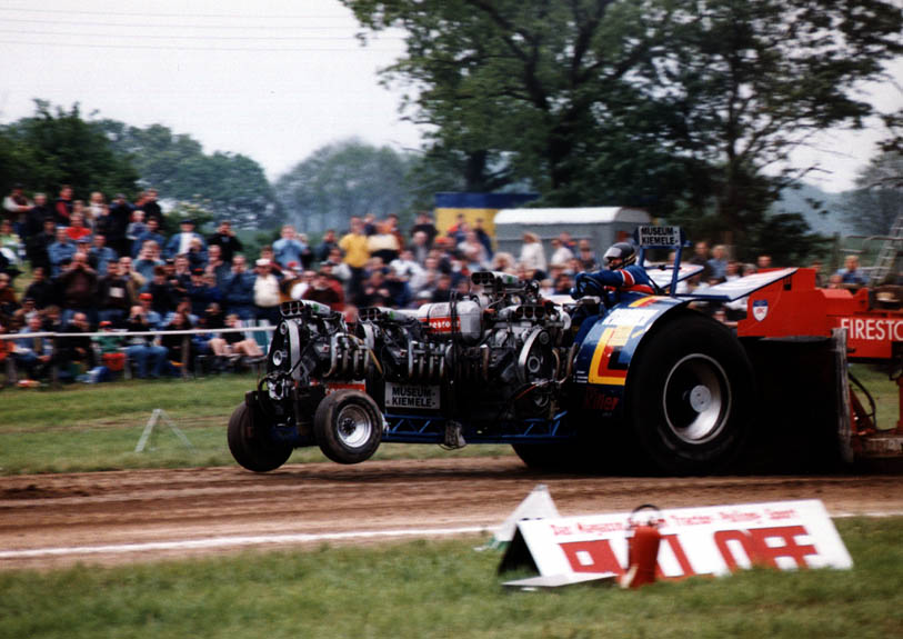 Tractor Pulling