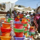 Tradition und Plastik auf dem Markt von Tarabuco bei Sucre / Bolivien