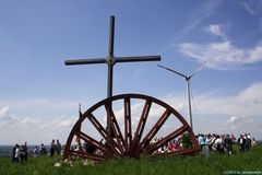 Traditionelle Mai-Andacht am windschiefen Gipfelkreuz