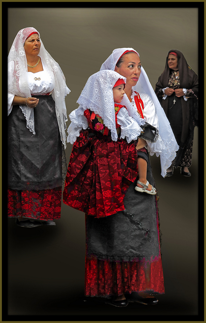 Traditionelle sardische Trachten  / costumi tradizionali sardi (1)
