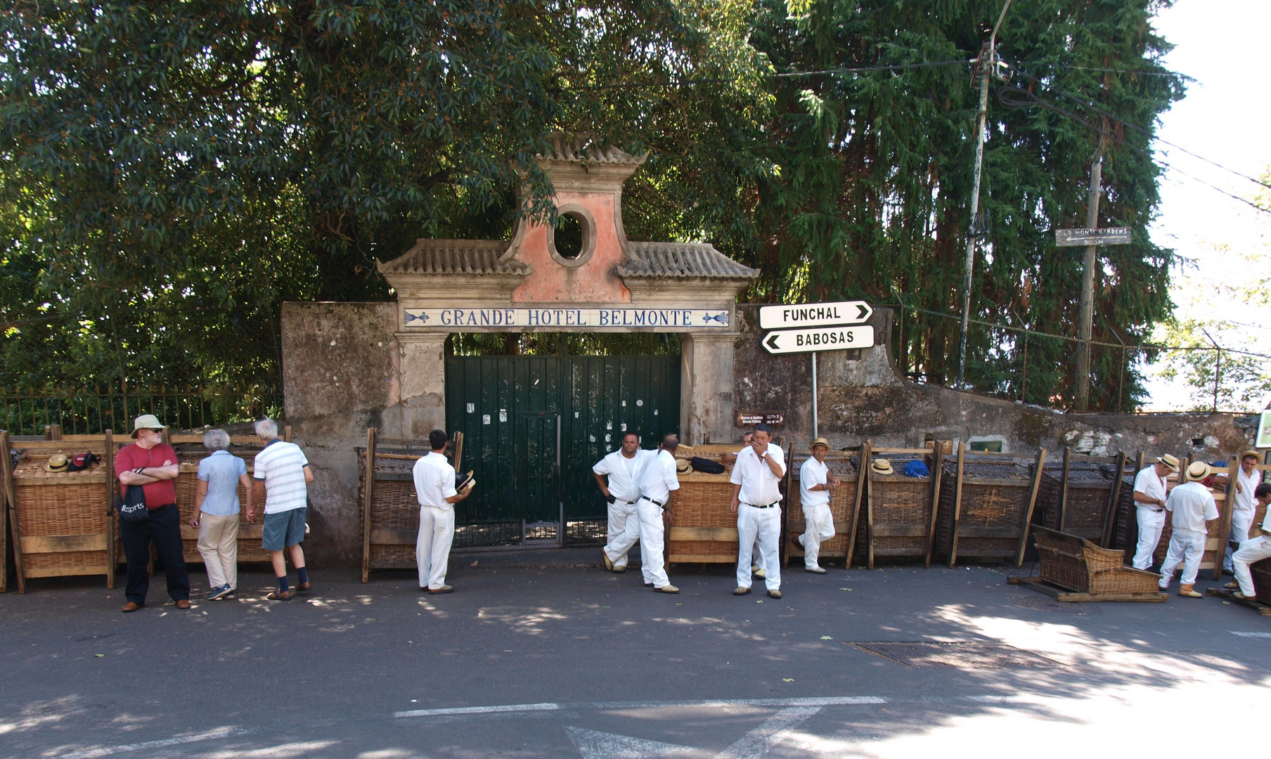 Traditionelle Schlittenabfahrt von Monte nach Funchal