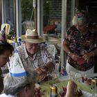 traditionelles Krebsessen bei Freunden