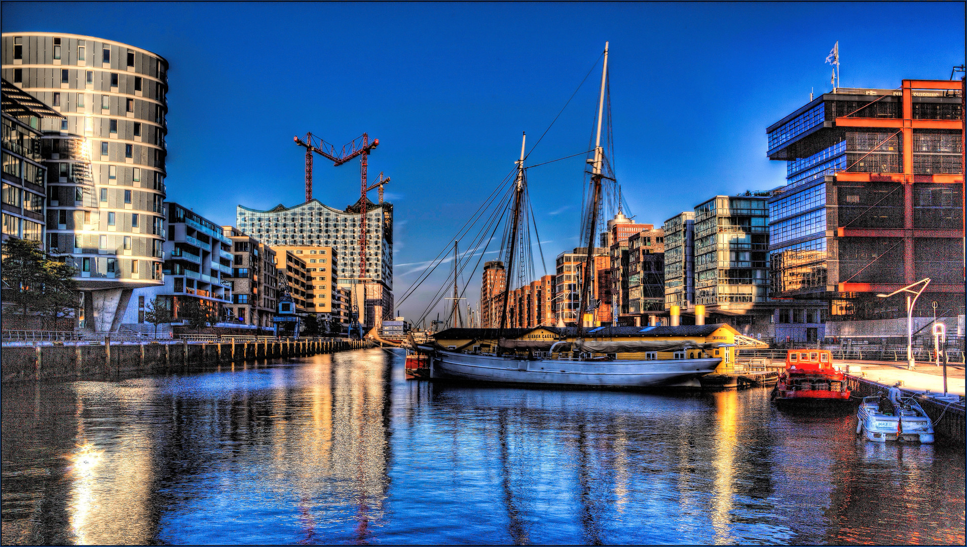 Traditionsschiffhafen Hafen City Hamburg .....