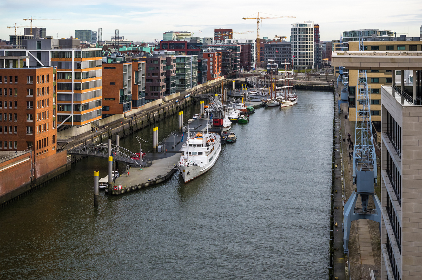 Traditionsschiffhafen Sandtorhafen