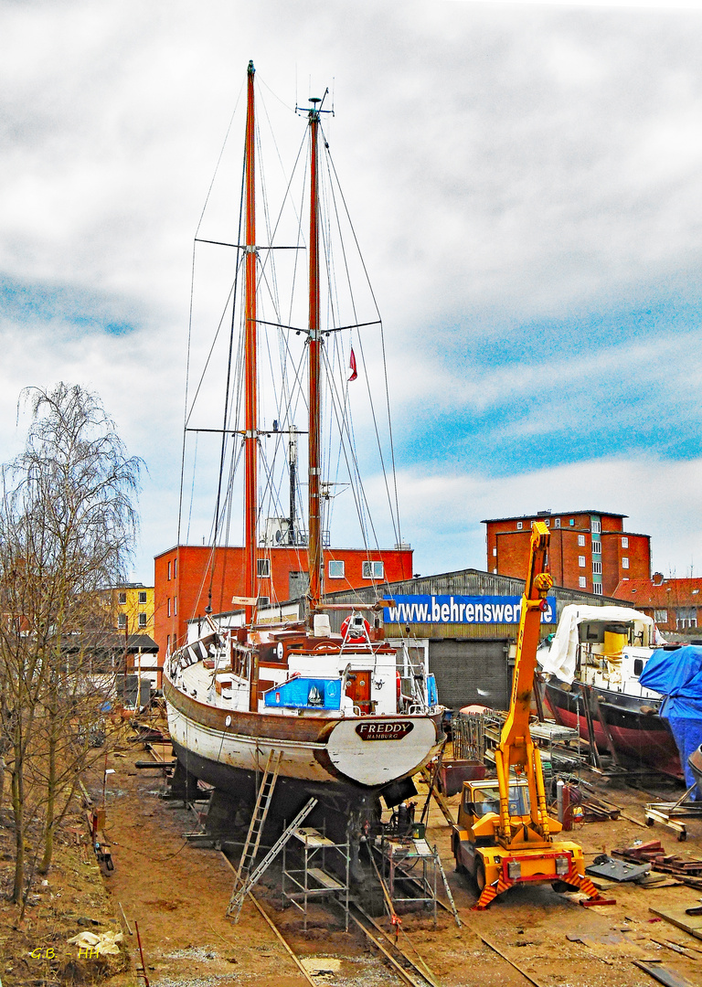 Traditionssegler "FREDDY" zum "Update" zum Hafengeburtstag auf einer Finkenwerder Werft....