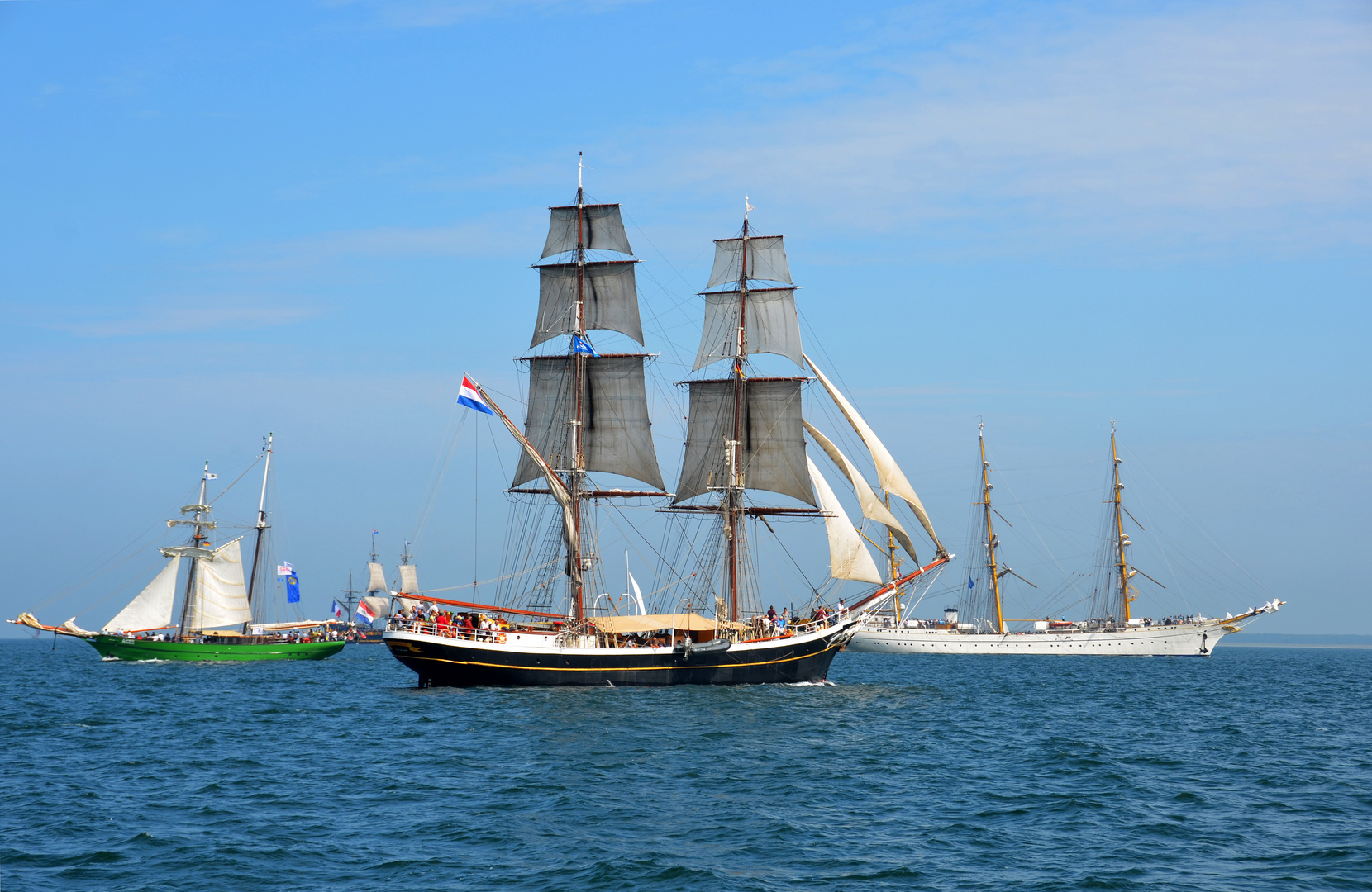 Traditionssegler zur Hanse Sail 2015 auf der Ostsee vor Warnemünde