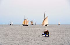 Traditionssegler zur Hanse Sail 2023 auf der Ostsee vor Warnemünde