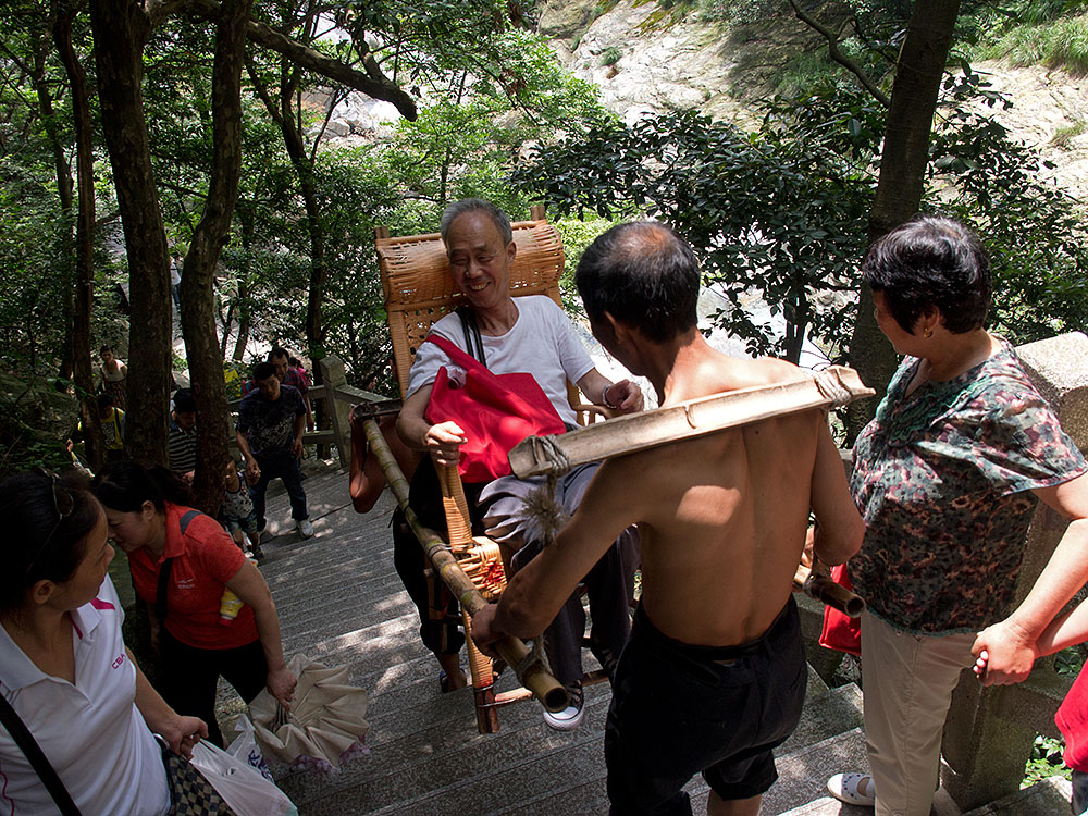 Träger in den Lushan Bergen