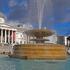 Trafalgar Square mit National Gallery im Hintergrund