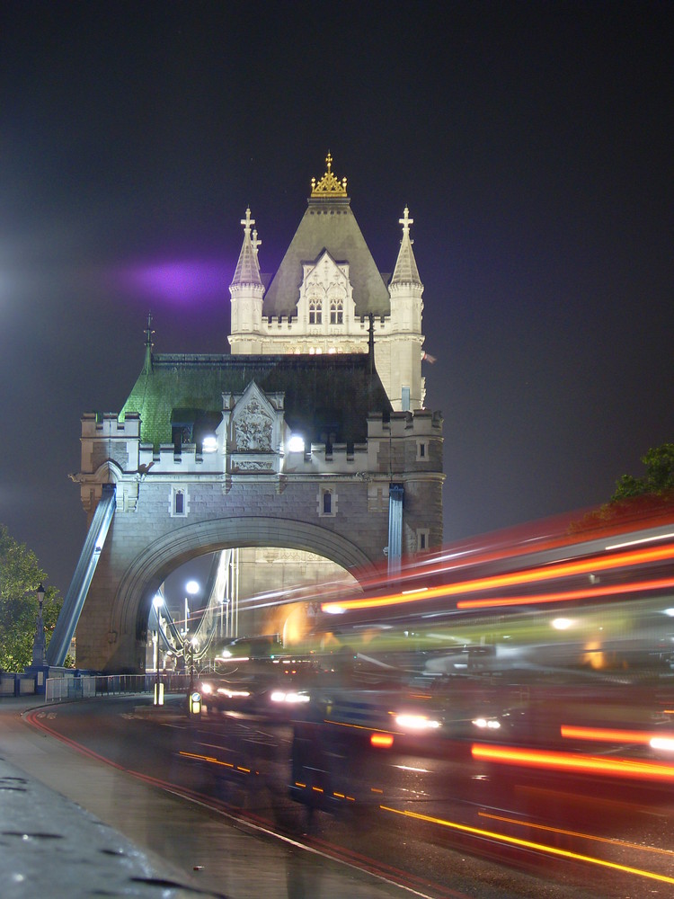 traffic at Tower Bridge