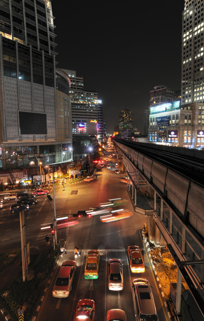 Traffic Bangkok night