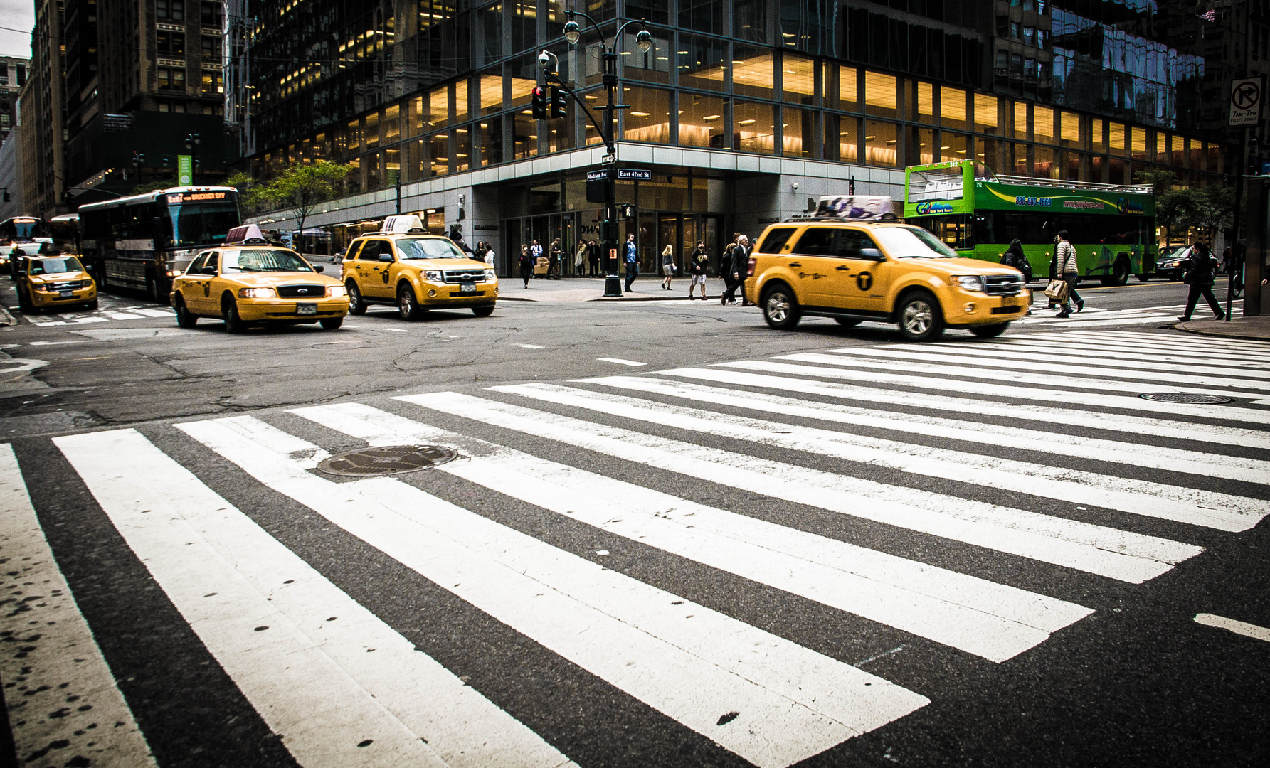 Traffic with Yellow Cabs