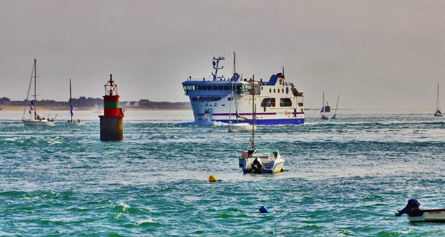 Trafic assez intense dans la rade de Lorient