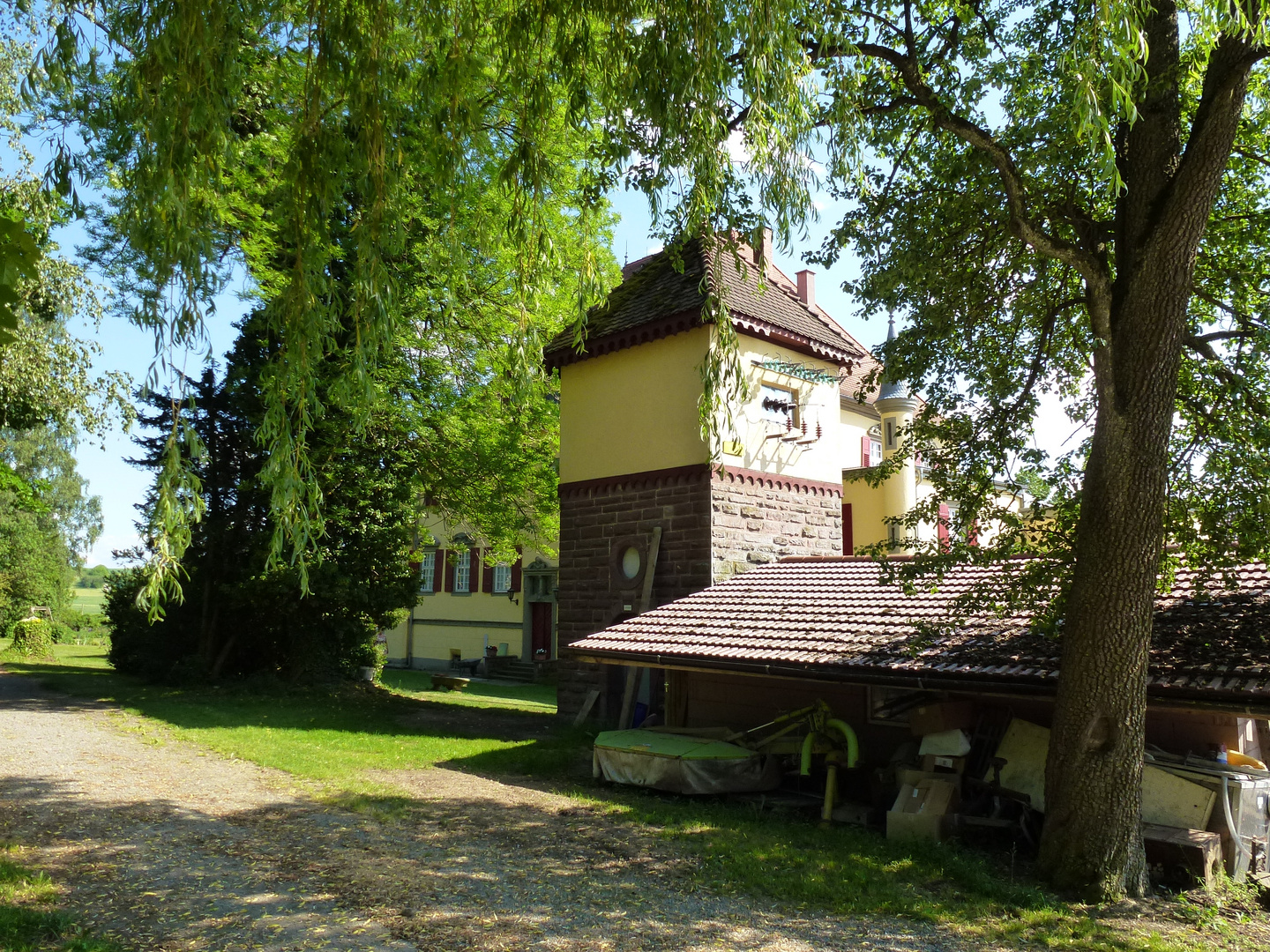 Trafostation - Hofgut bestens versorgt