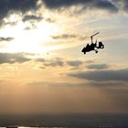 Tragschrauber an der Weser (Luftbild)