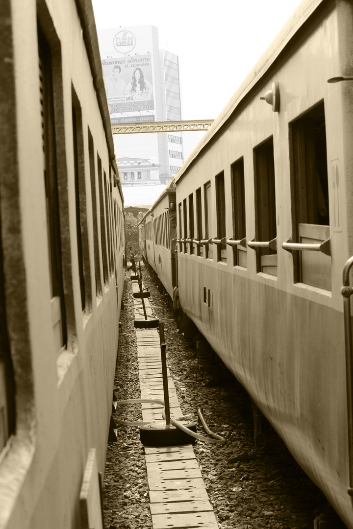 train a bangkok