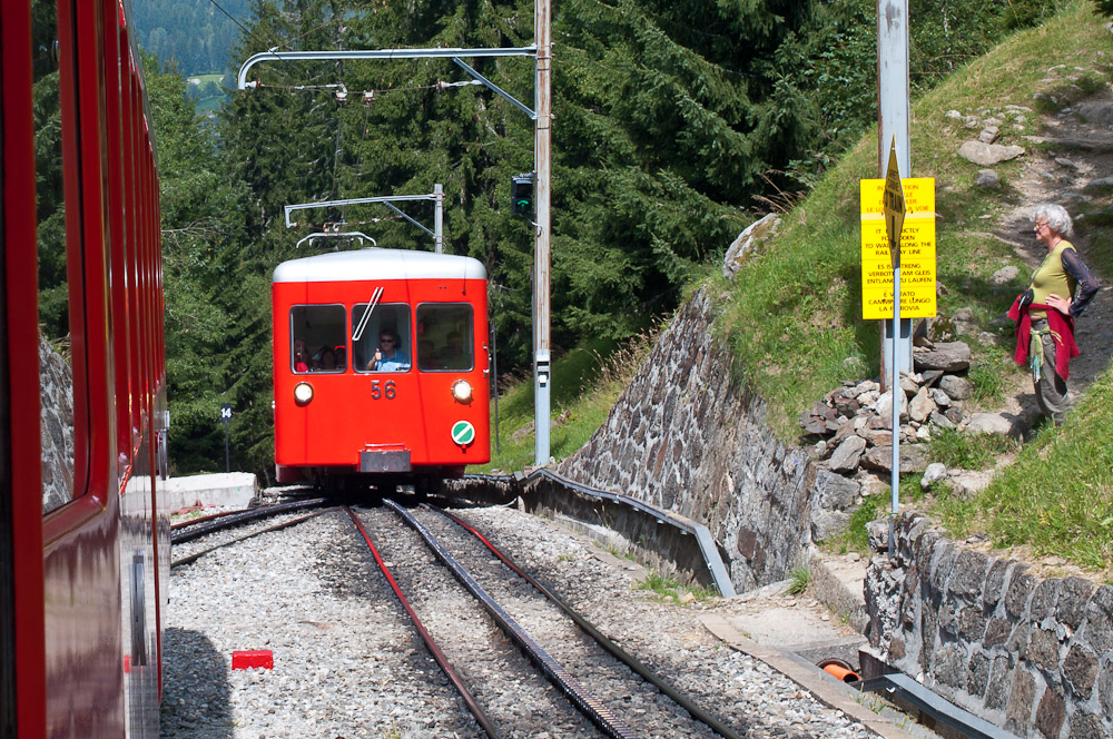 Train à crémaillères, le rouge et le jaune